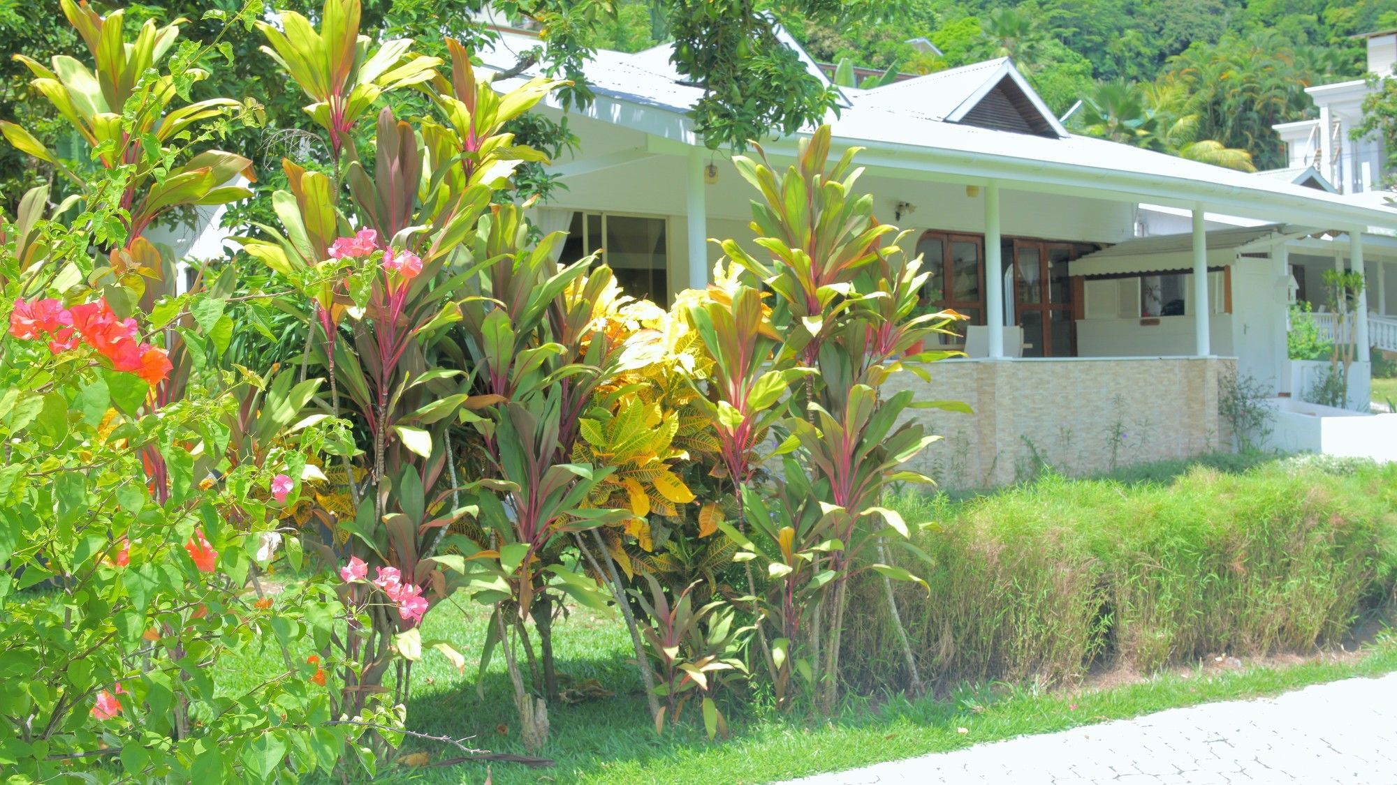 Romance Bungalows Бо Валон Екстериор снимка